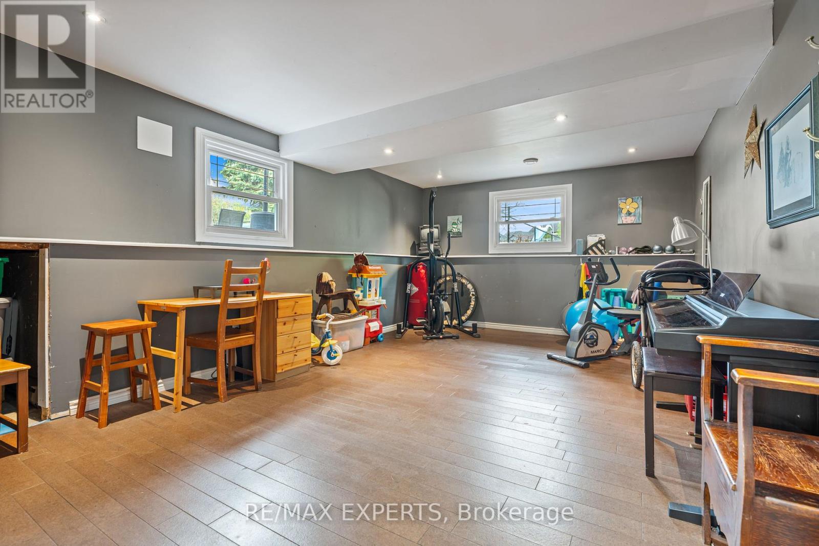 32 CRESTLYNN CRESCENT - 30