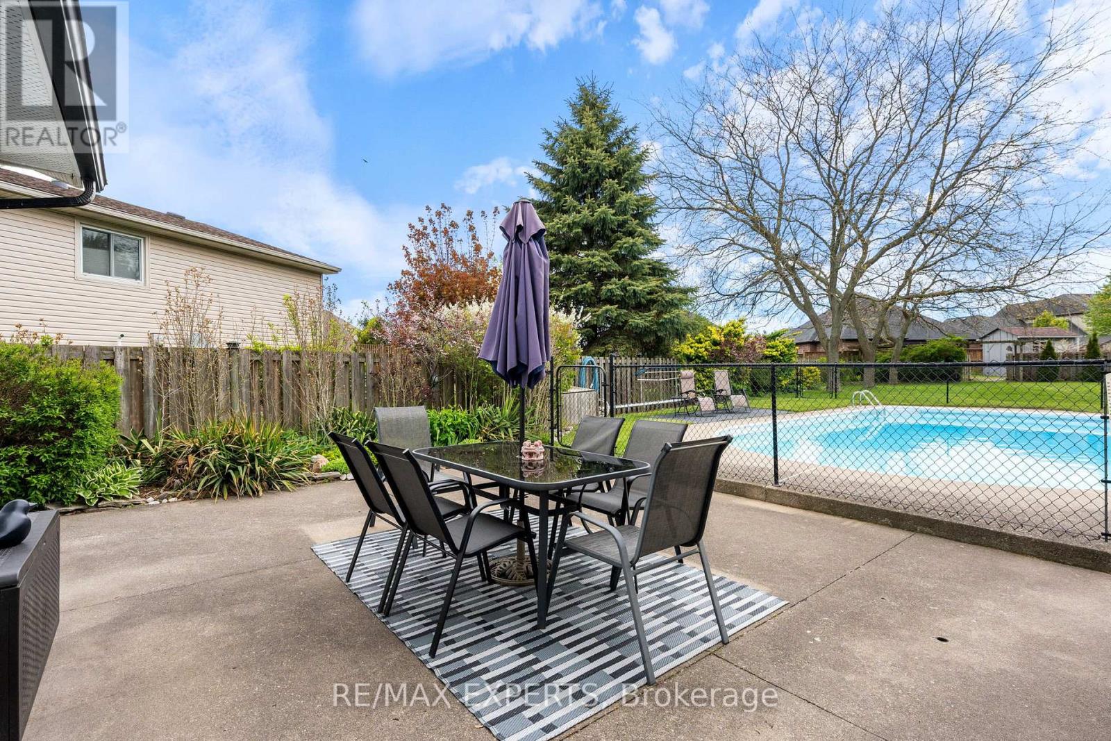 32 CRESTLYNN CRESCENT - 31