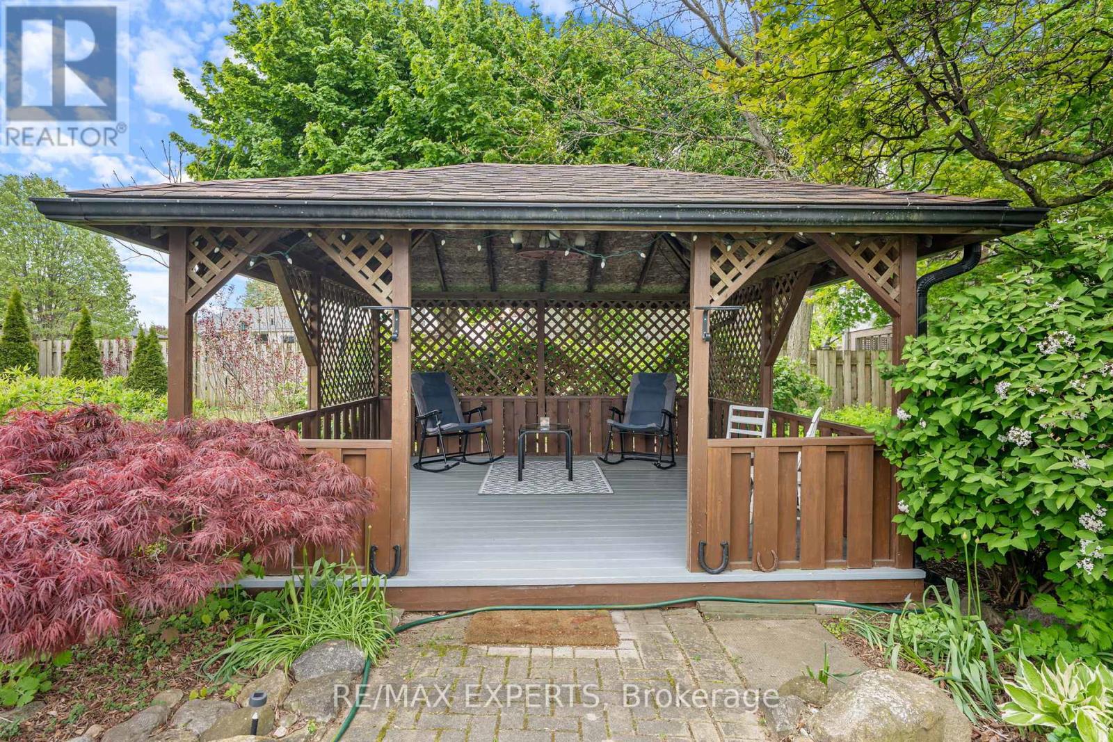 32 CRESTLYNN CRESCENT - 37