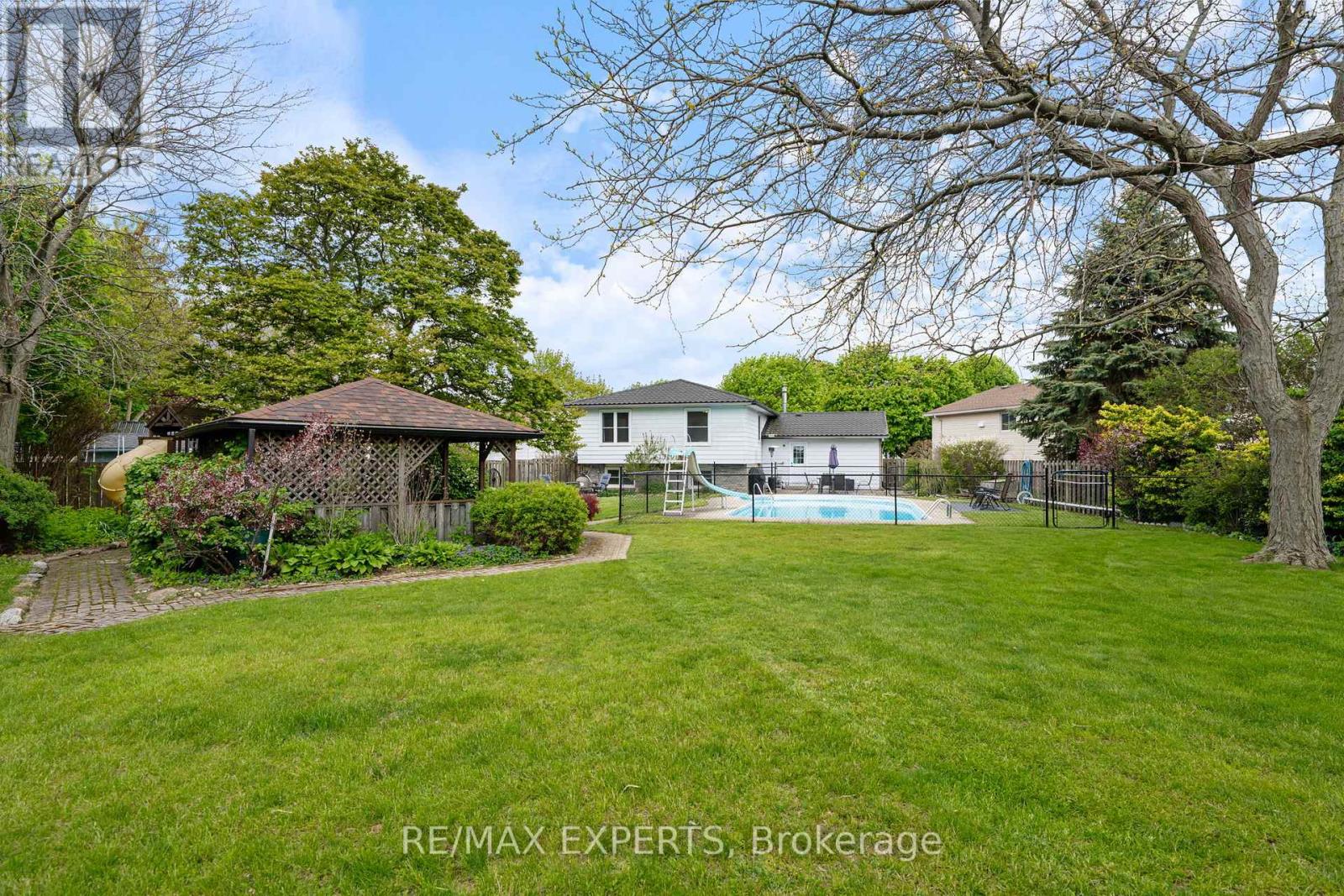 32 CRESTLYNN CRESCENT - 40