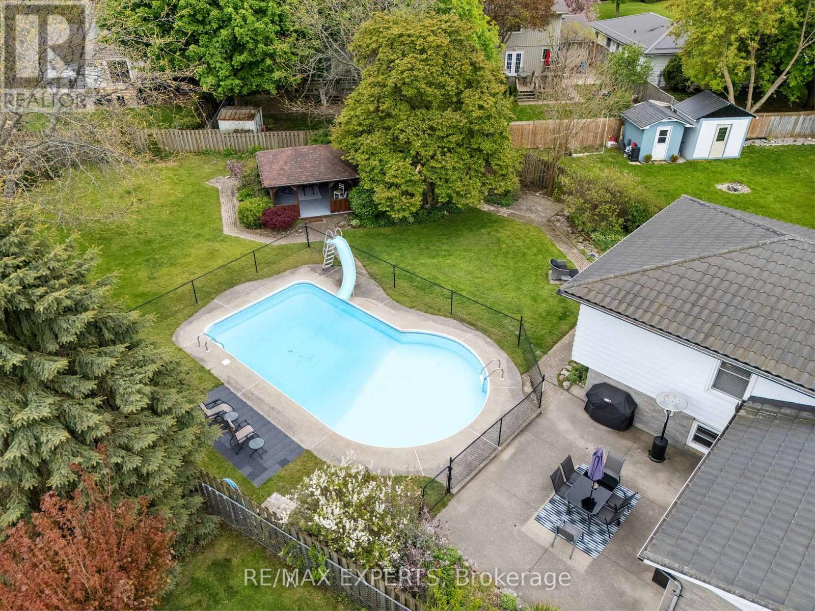 32 CRESTLYNN CRESCENT - 9