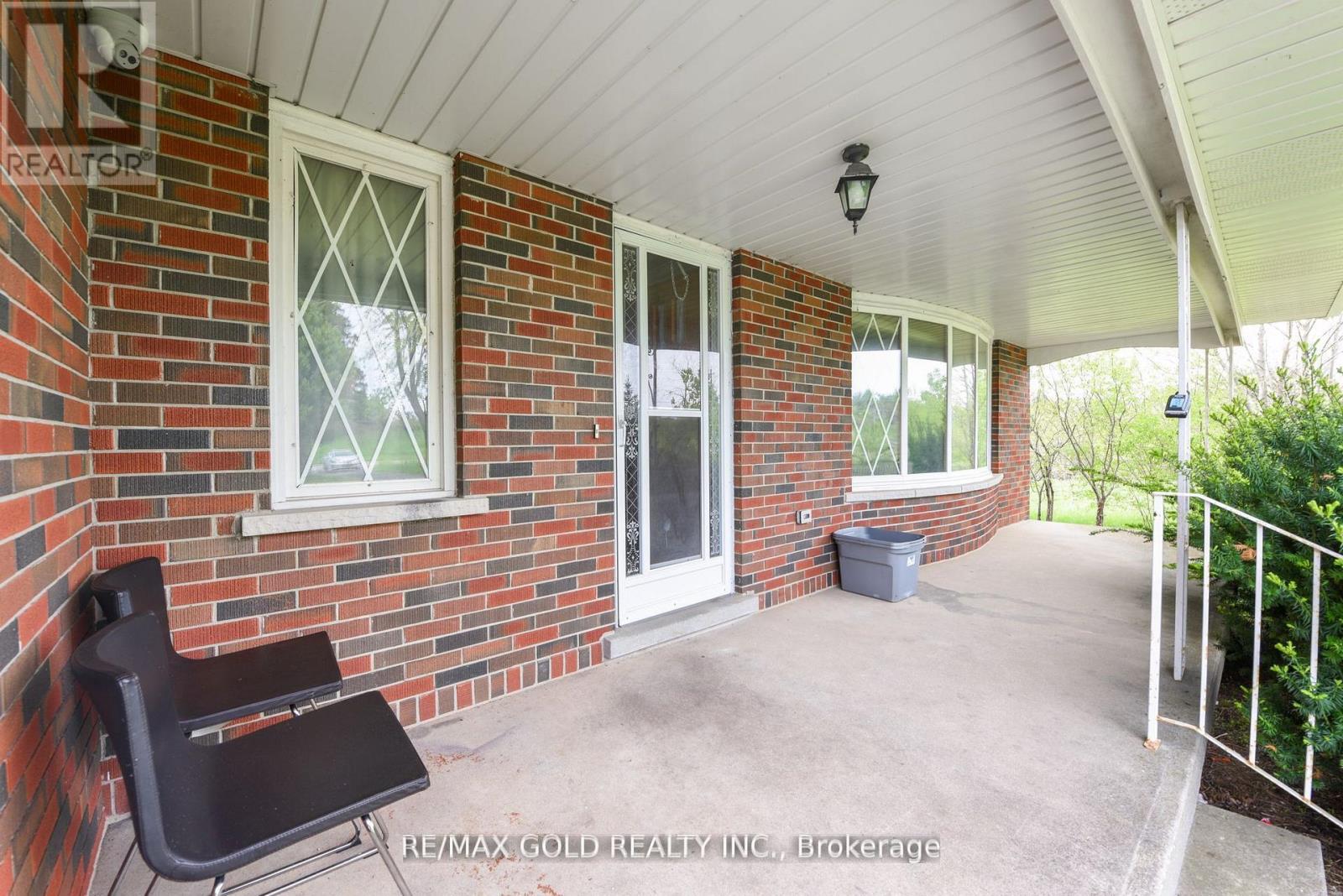 769 STONE ROAD E - 18