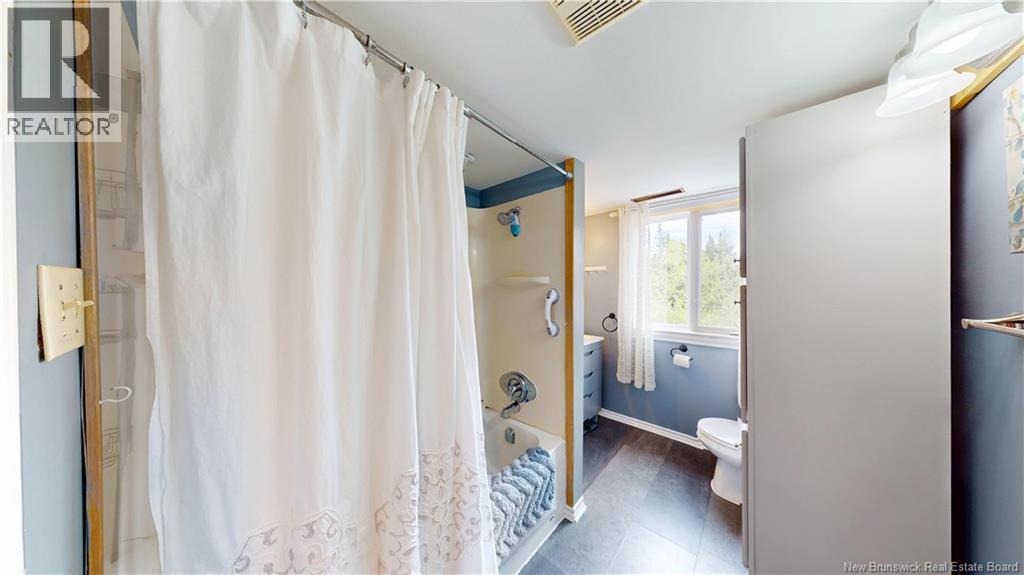2394 Loch Lomond Road - 23