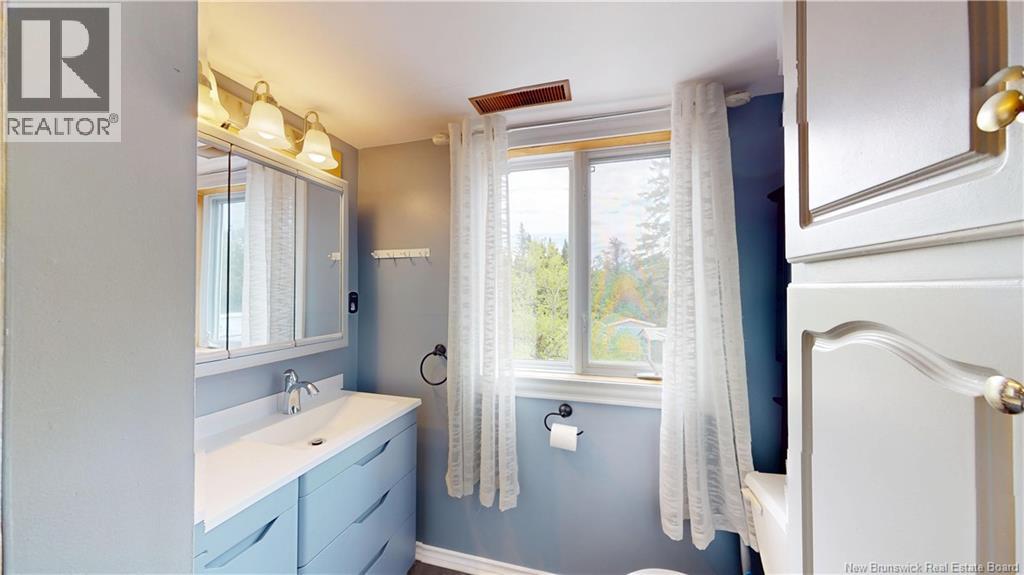 2394 Loch Lomond Road - 24
