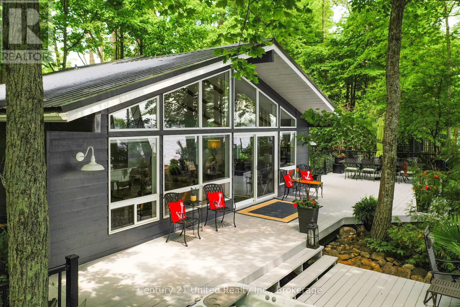 7004 ISLAND 70 - Image 5