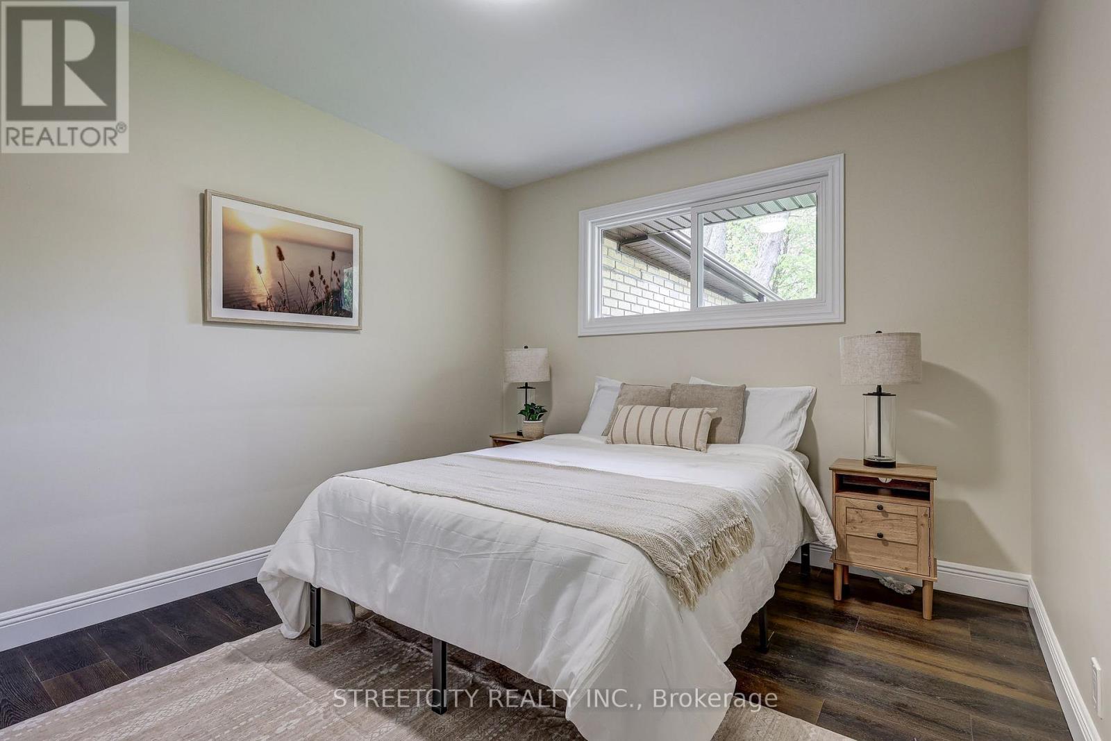 10 VINEDEN DRIVE - 20