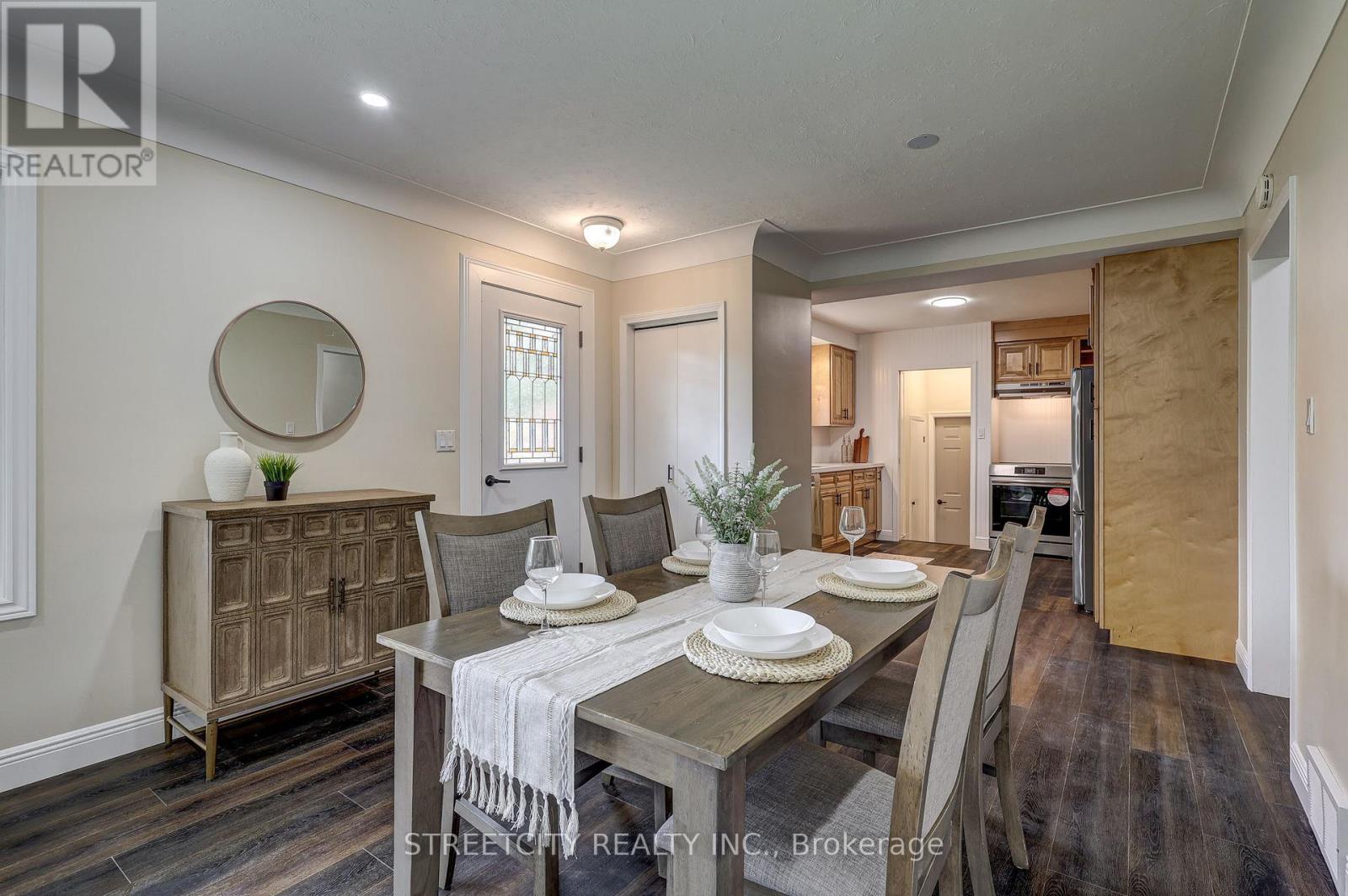 10 VINEDEN DRIVE - 9