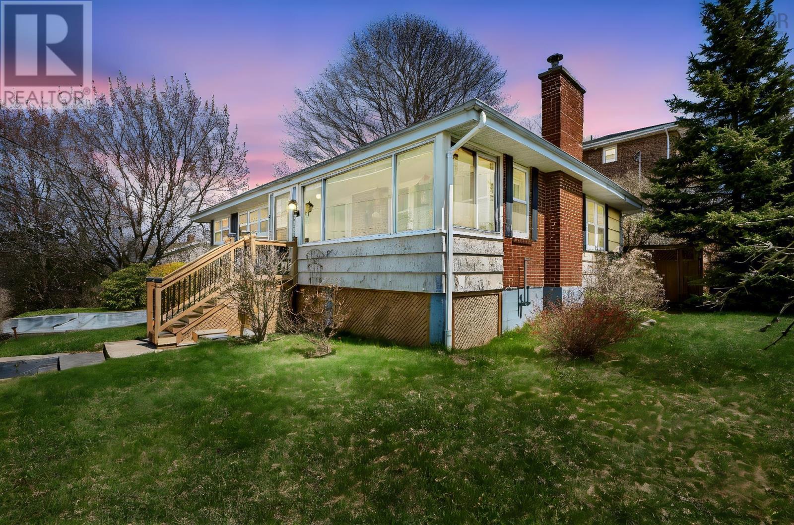 8 Curley Drive - 35
