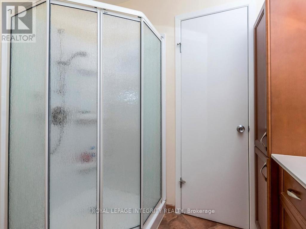 55 OVERLAKE DRIVE - 17