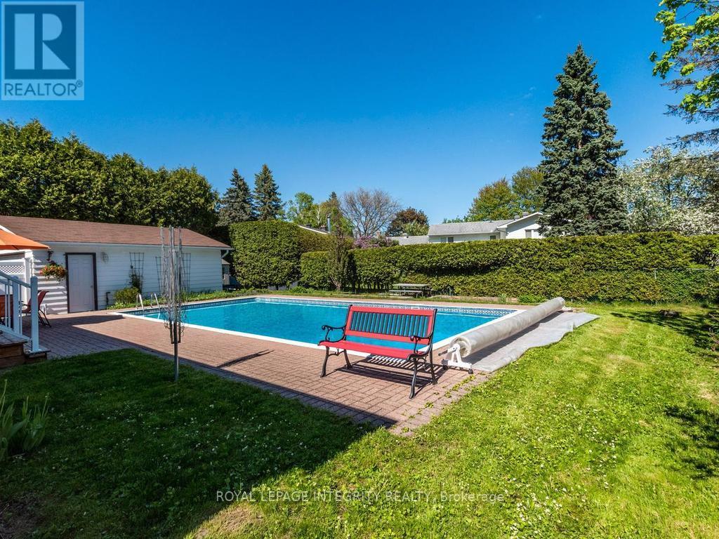 55 OVERLAKE DRIVE - 32