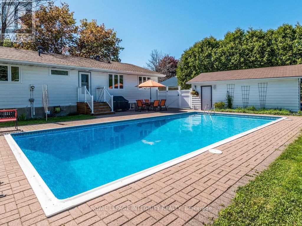 55 OVERLAKE DRIVE - 33