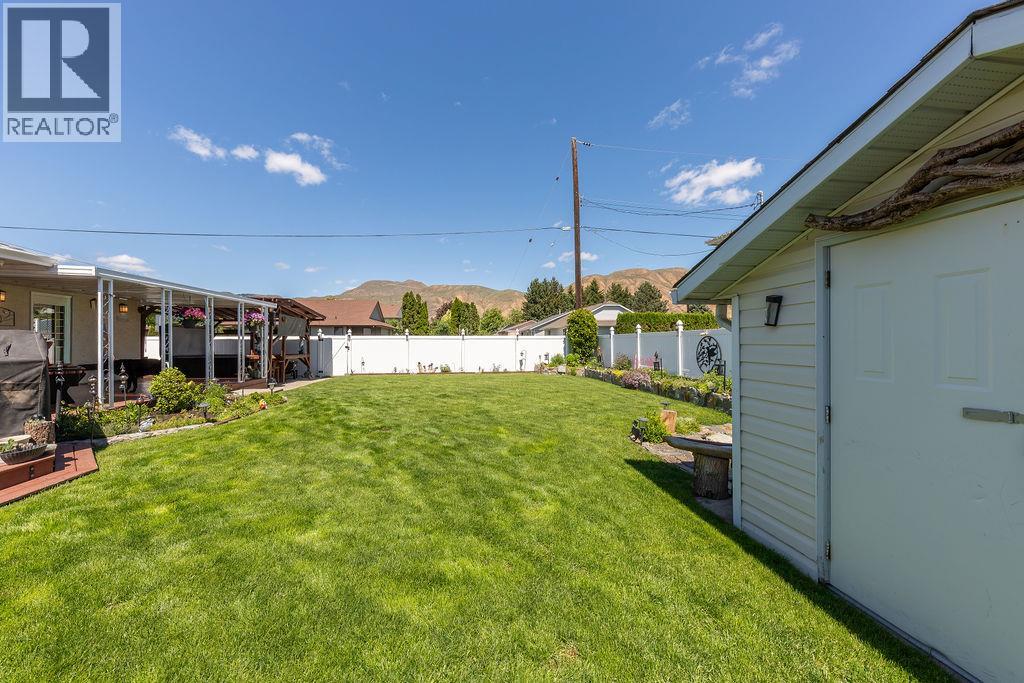 985 Schreiner Street - 9