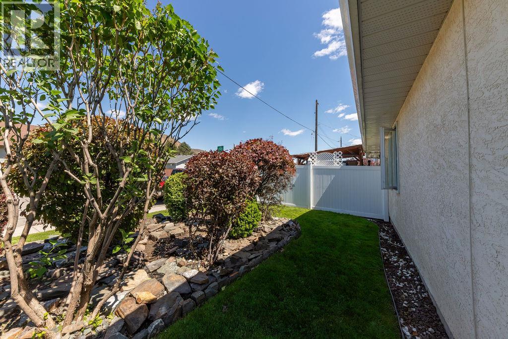 985 Schreiner Street - 18