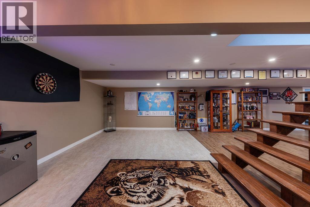 985 Schreiner Street - 46