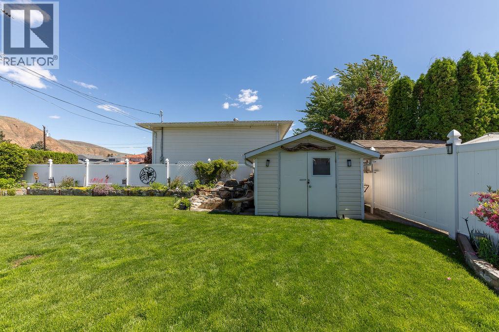 985 Schreiner Street - 8