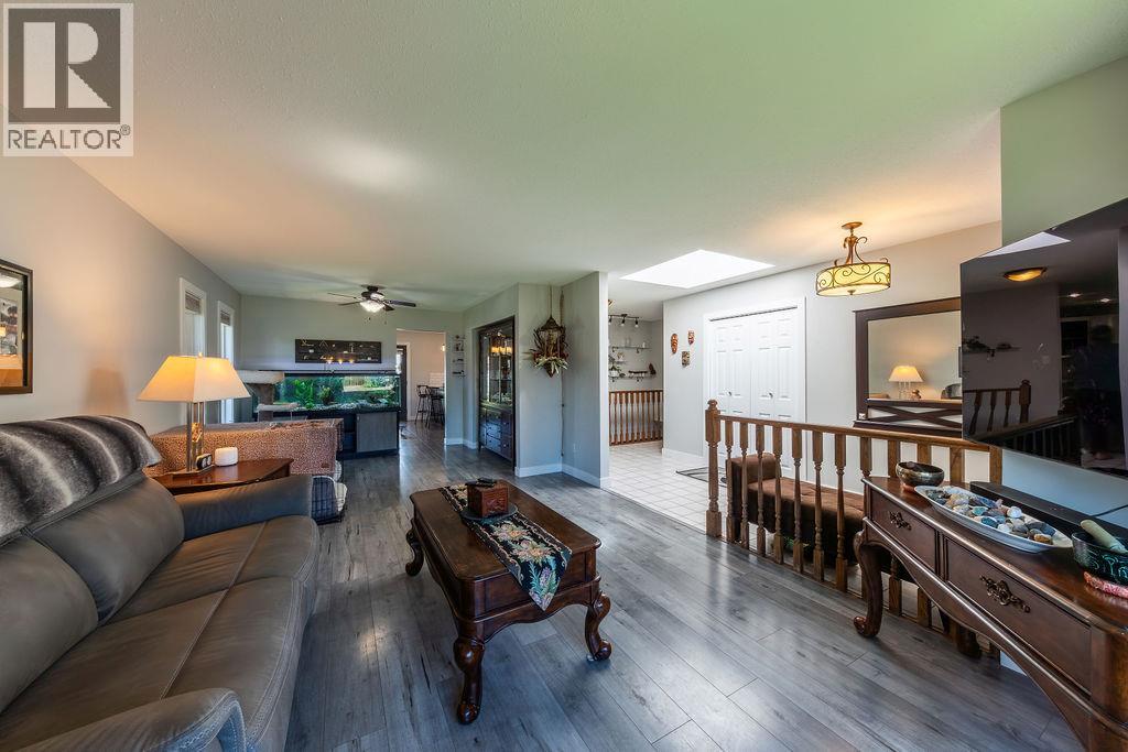 985 Schreiner Street - 23