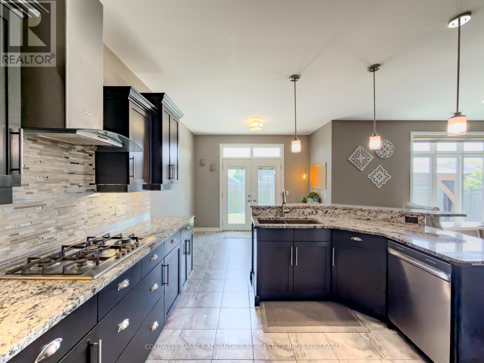 336 CREEKSIDE DRIVE - 10