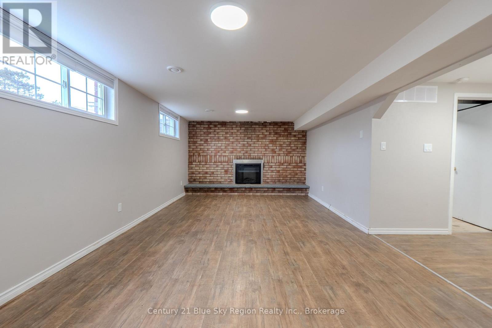 862 LAKESHORE DRIVE - 11