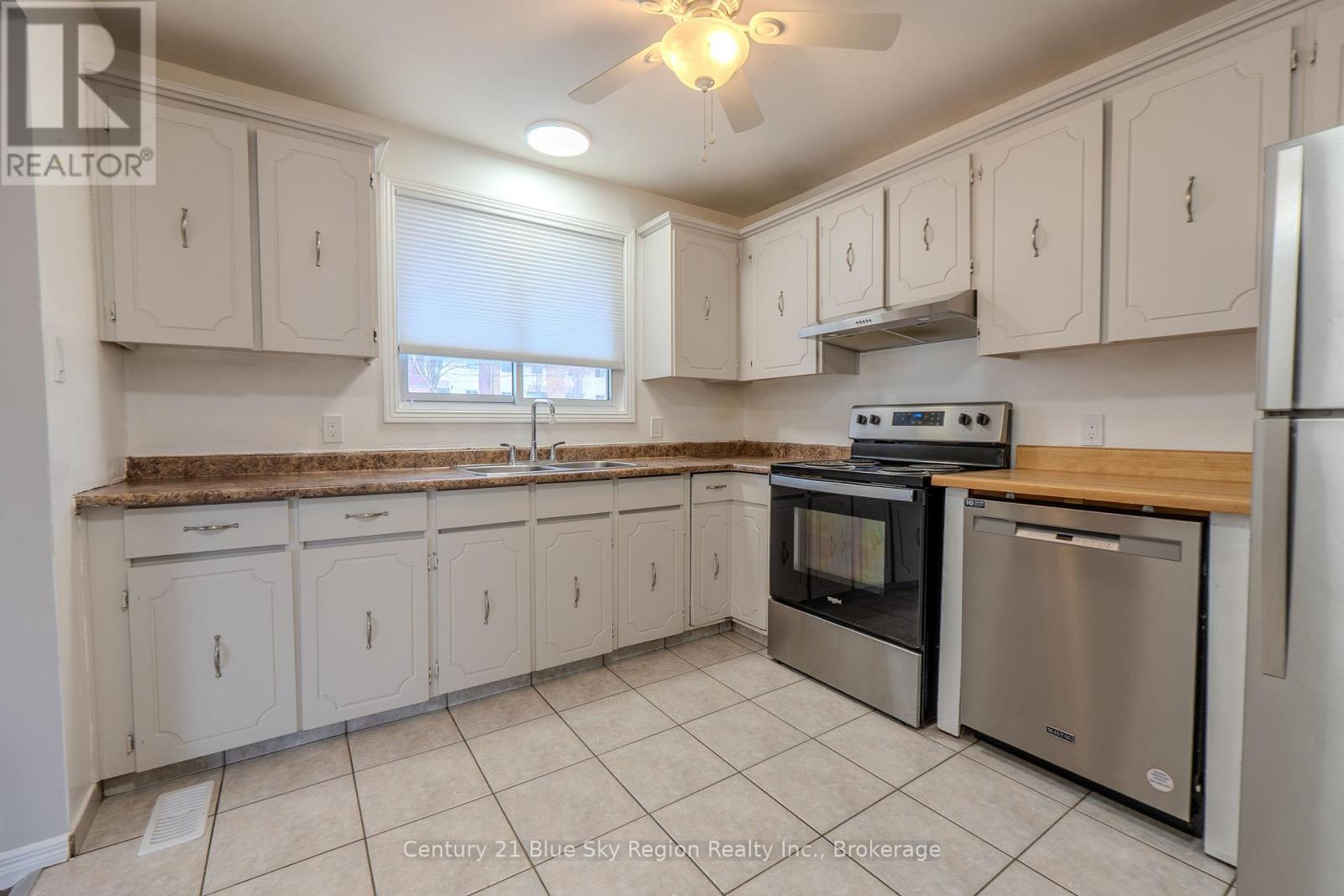 862 LAKESHORE DRIVE - 30