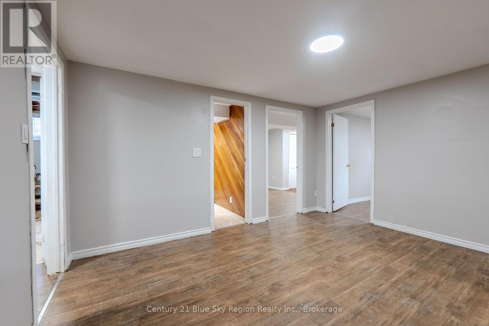 862 LAKESHORE DRIVE - 8
