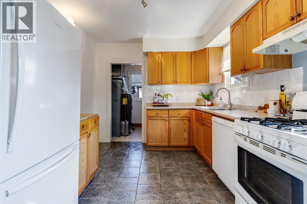 1668 Ford BOULEVARD, Windsor, Ontario, N8T2E1 — Photo 3