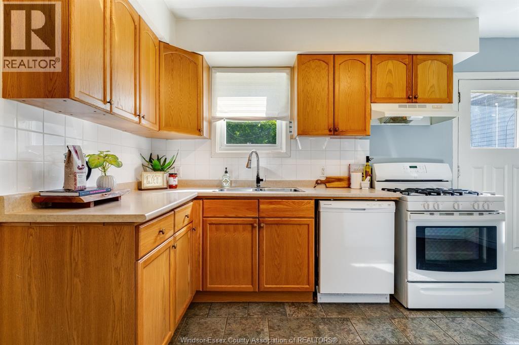 1668 Ford BOULEVARD, Windsor, Ontario, N8T2E1 — Photo 4