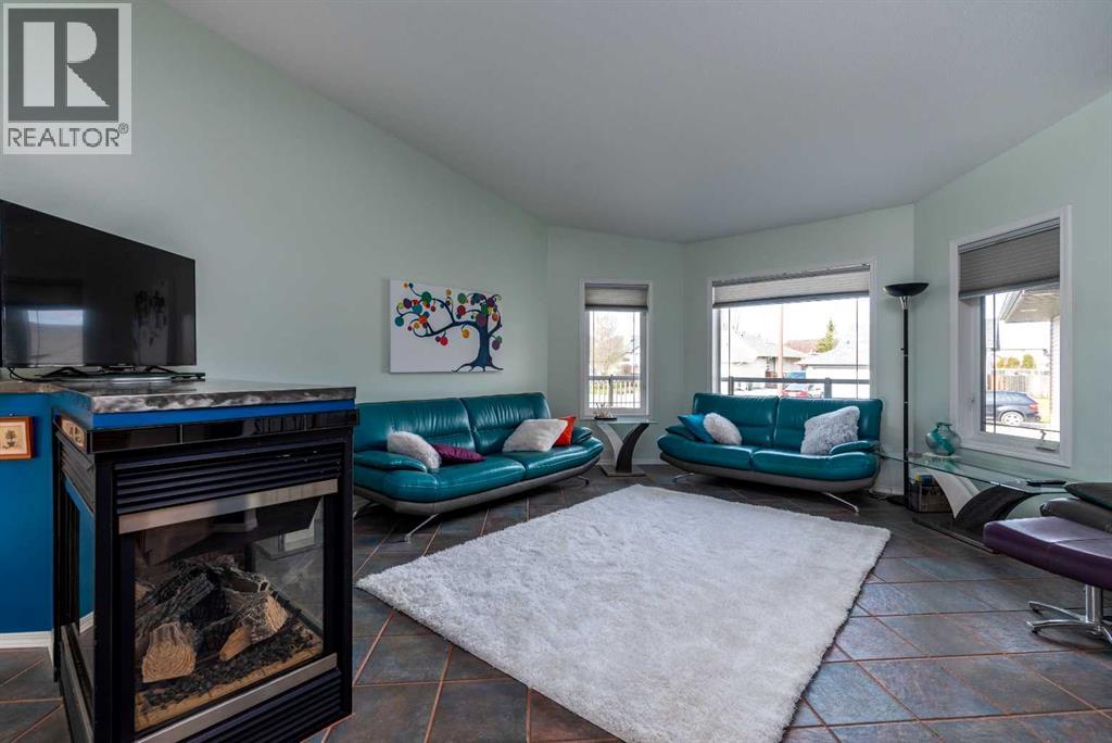 3906 63A Ave - photo 5