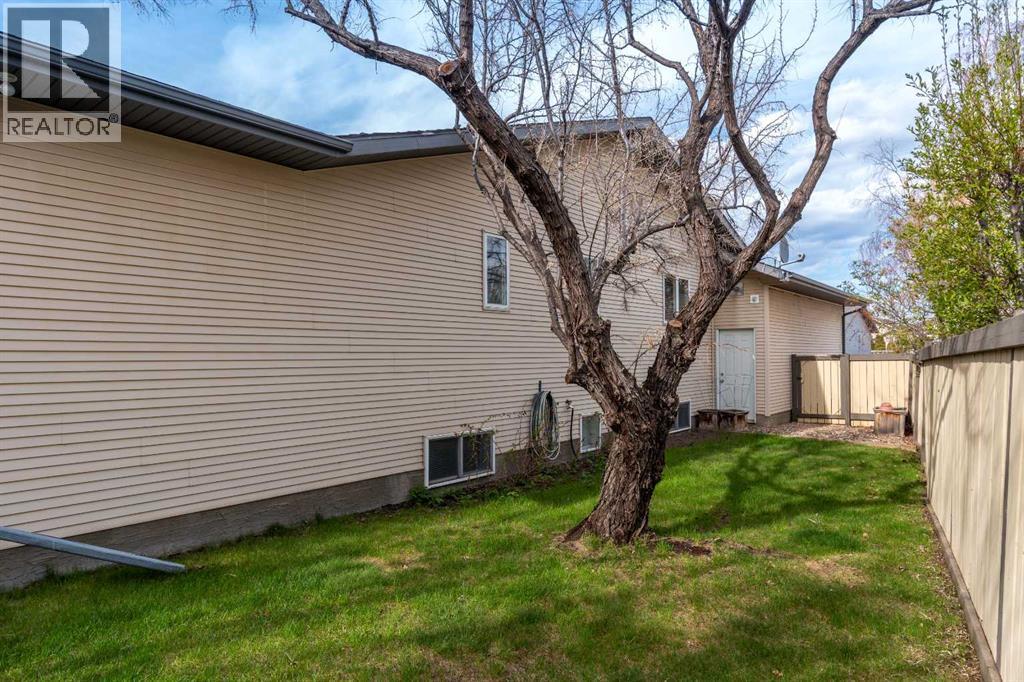 3906 63A Ave — photo 35