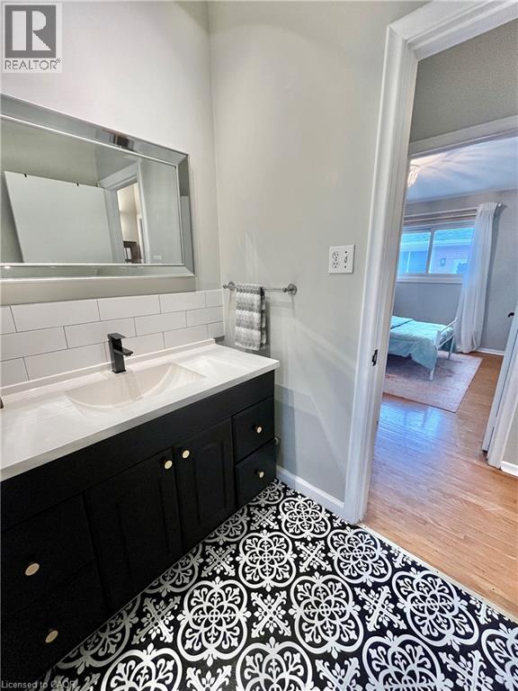 241 THORNER Drive - 22