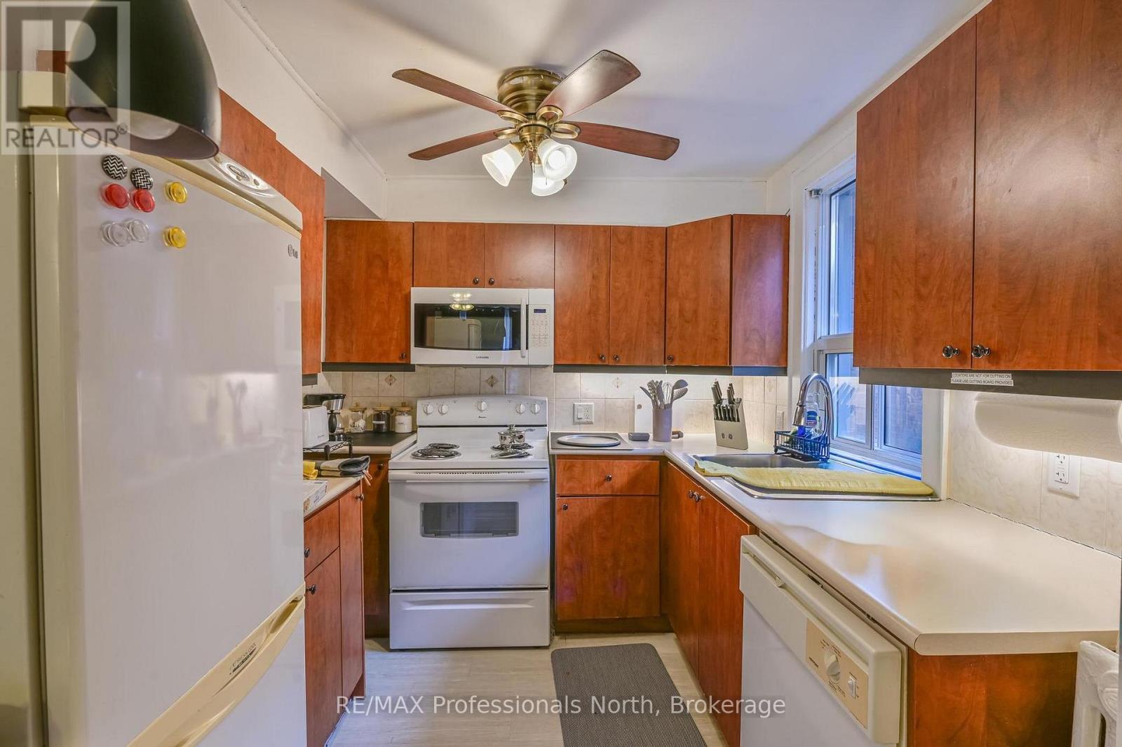 3 MAYNARD AVENUE - 23