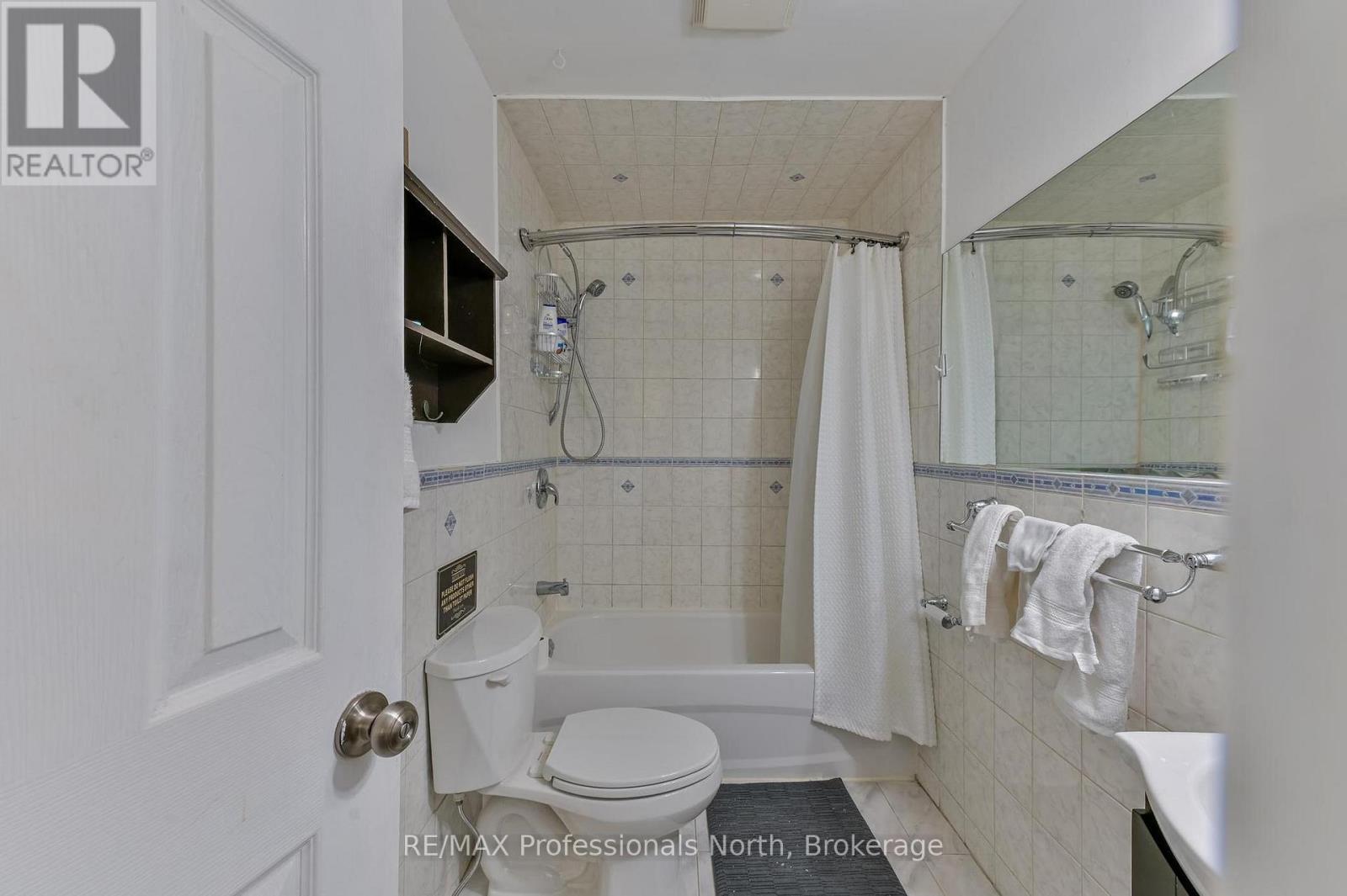 3 MAYNARD AVENUE - 24