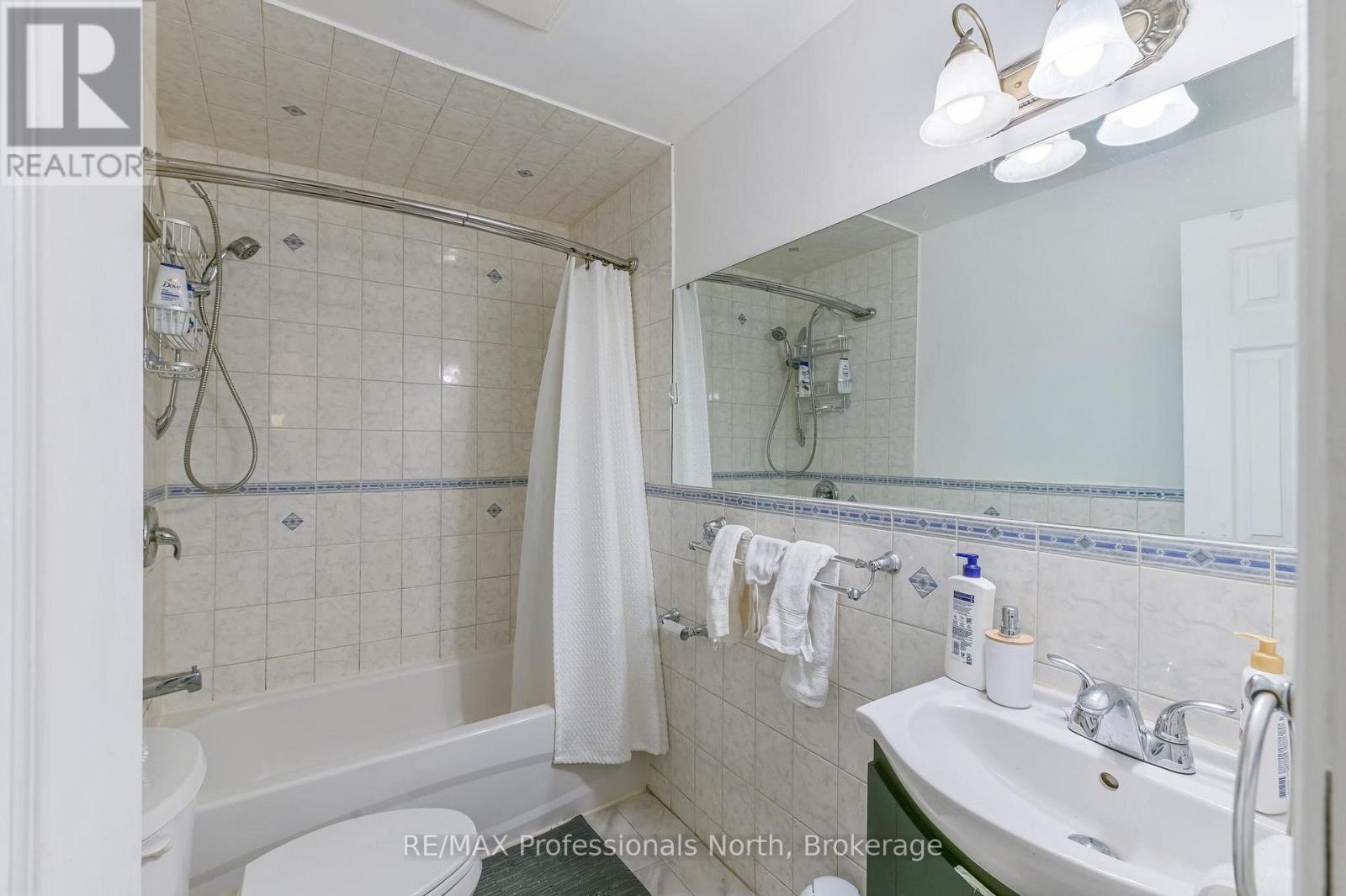 3 MAYNARD AVENUE - 25