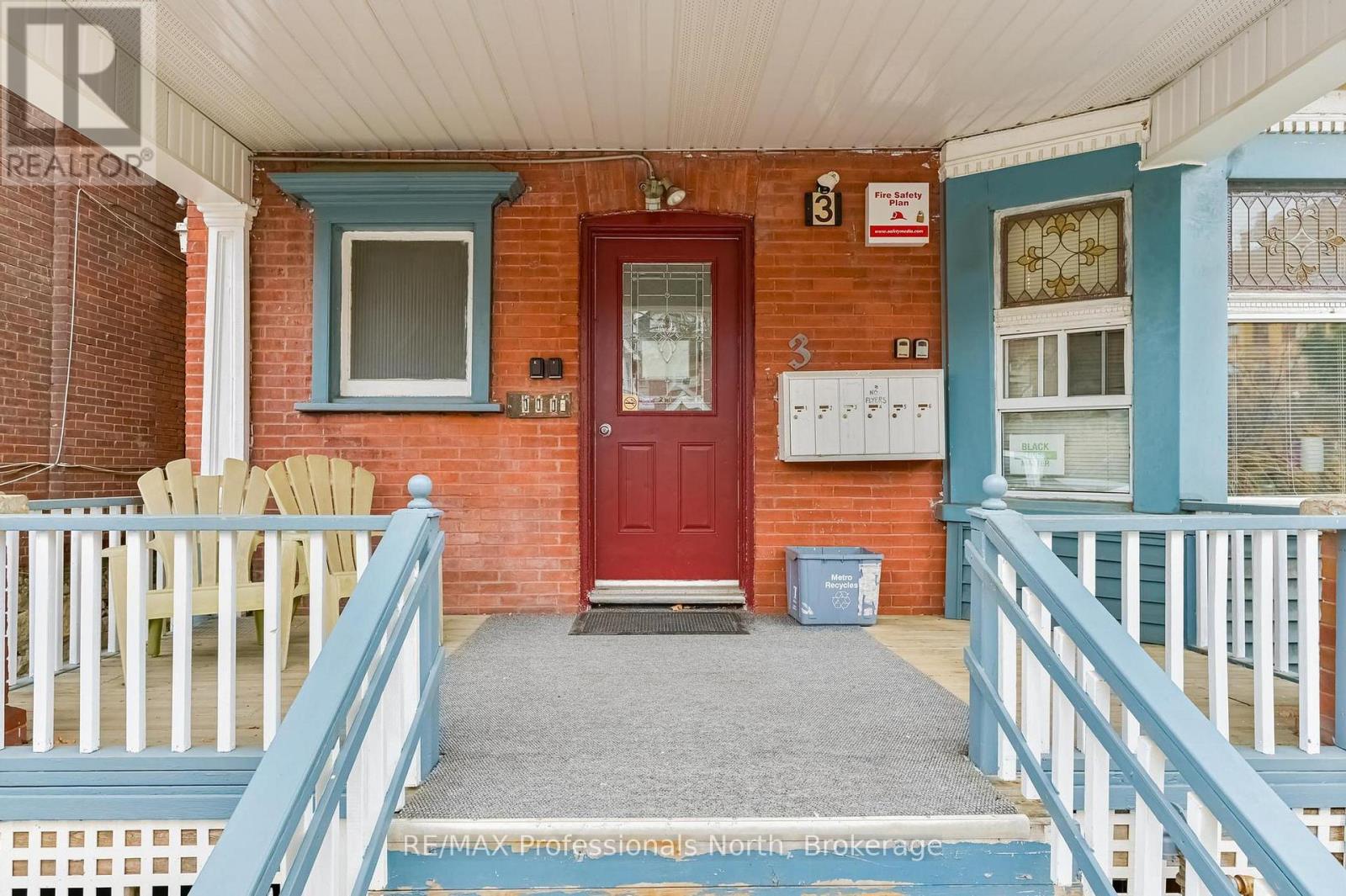 3 MAYNARD AVENUE - 3
