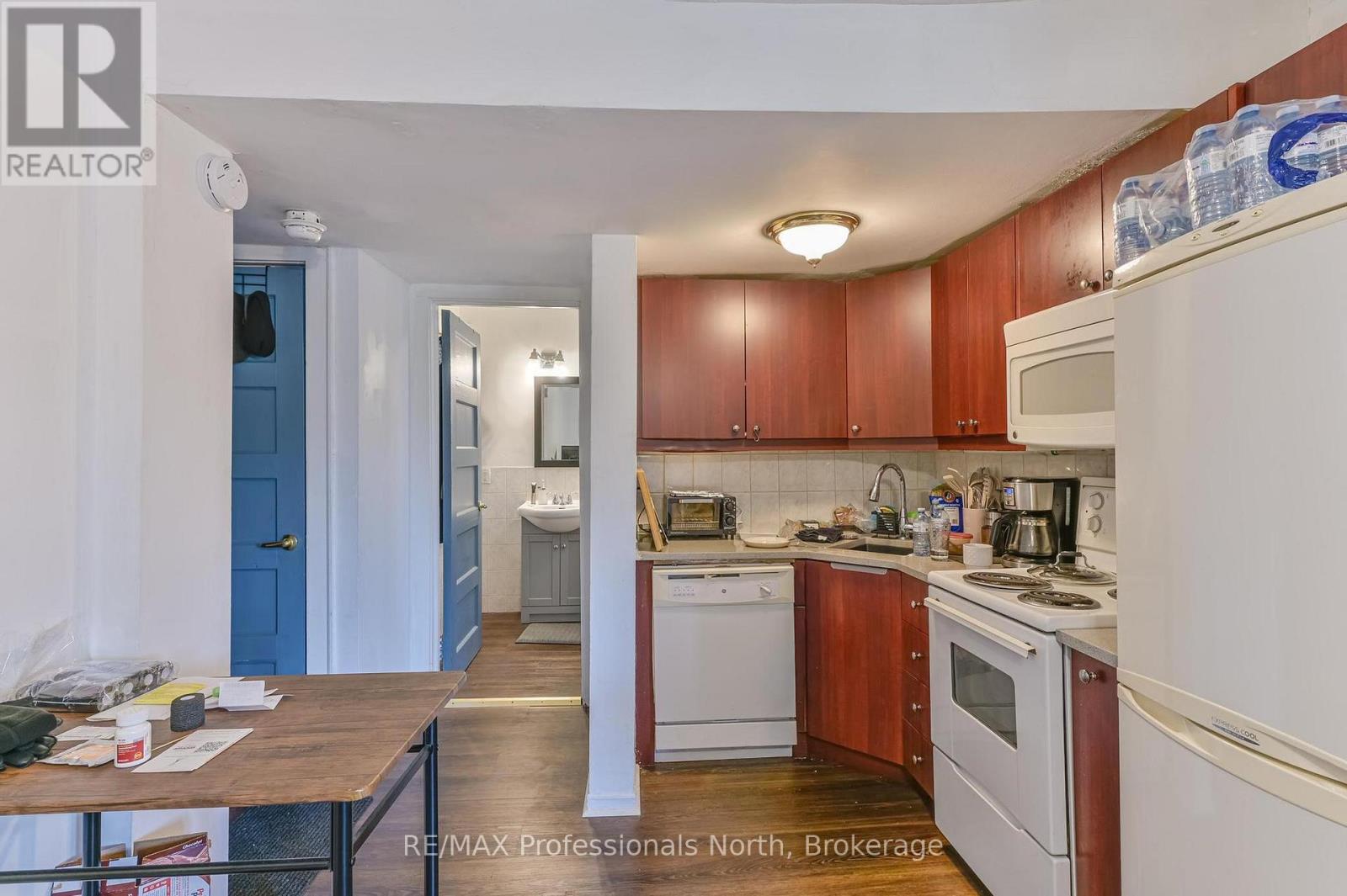 3 MAYNARD AVENUE - 34