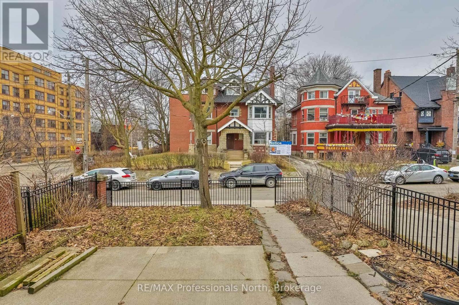 3 MAYNARD AVENUE - 8