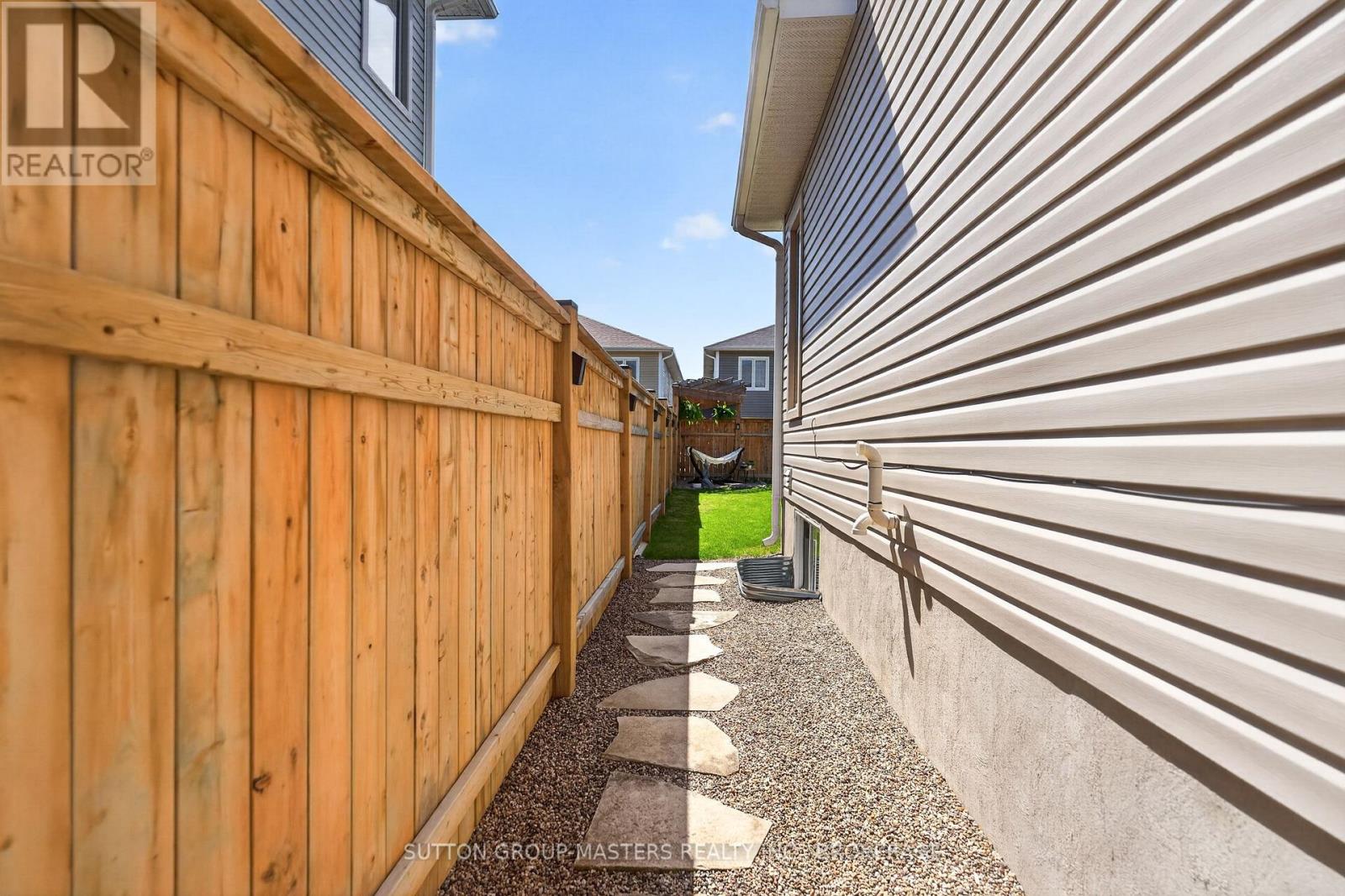 124 HAZLETT STREET - 22