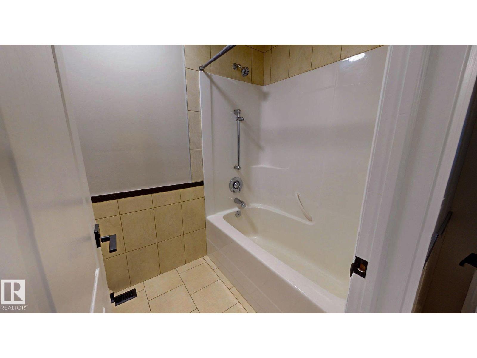 32 CARRIERE CR — photo 25