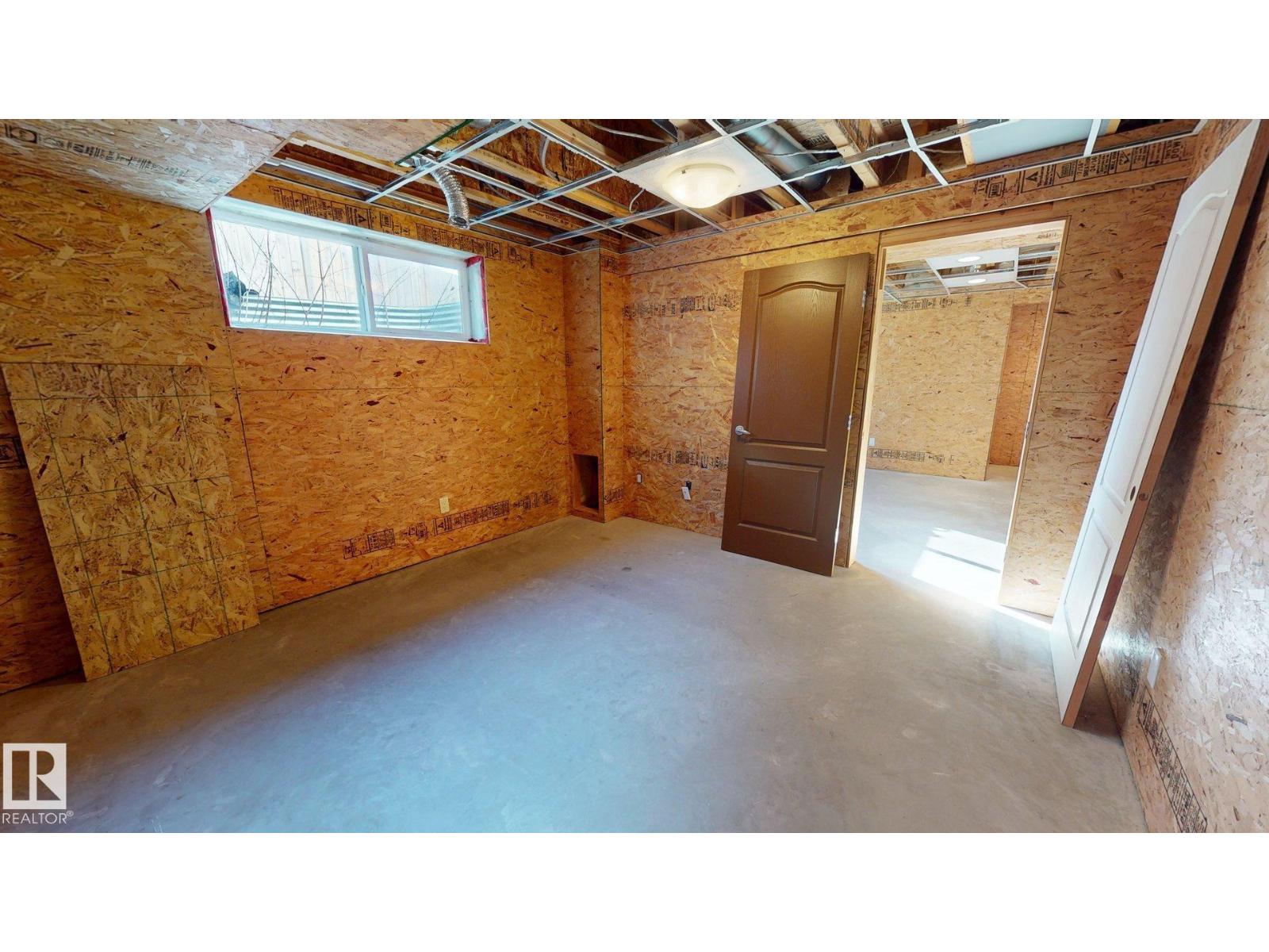 32 CARRIERE CR — photo 36