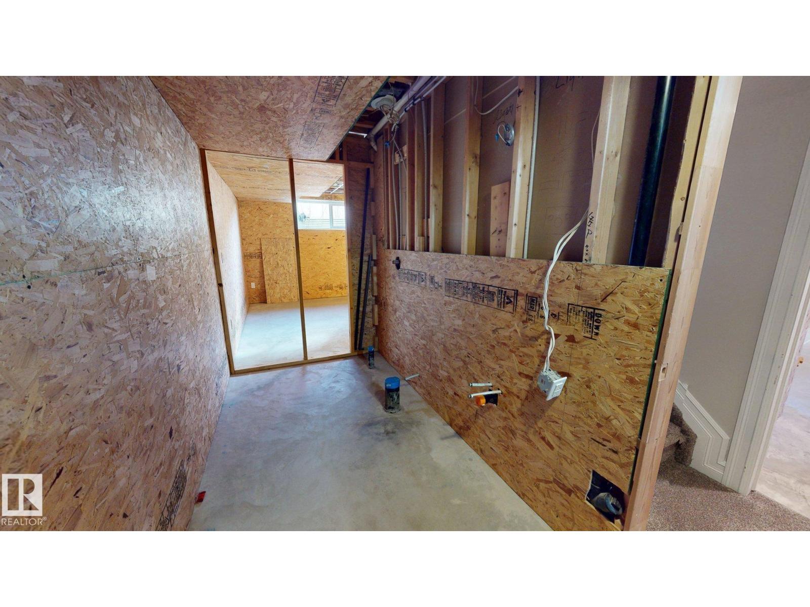 32 CARRIERE CR — photo 37