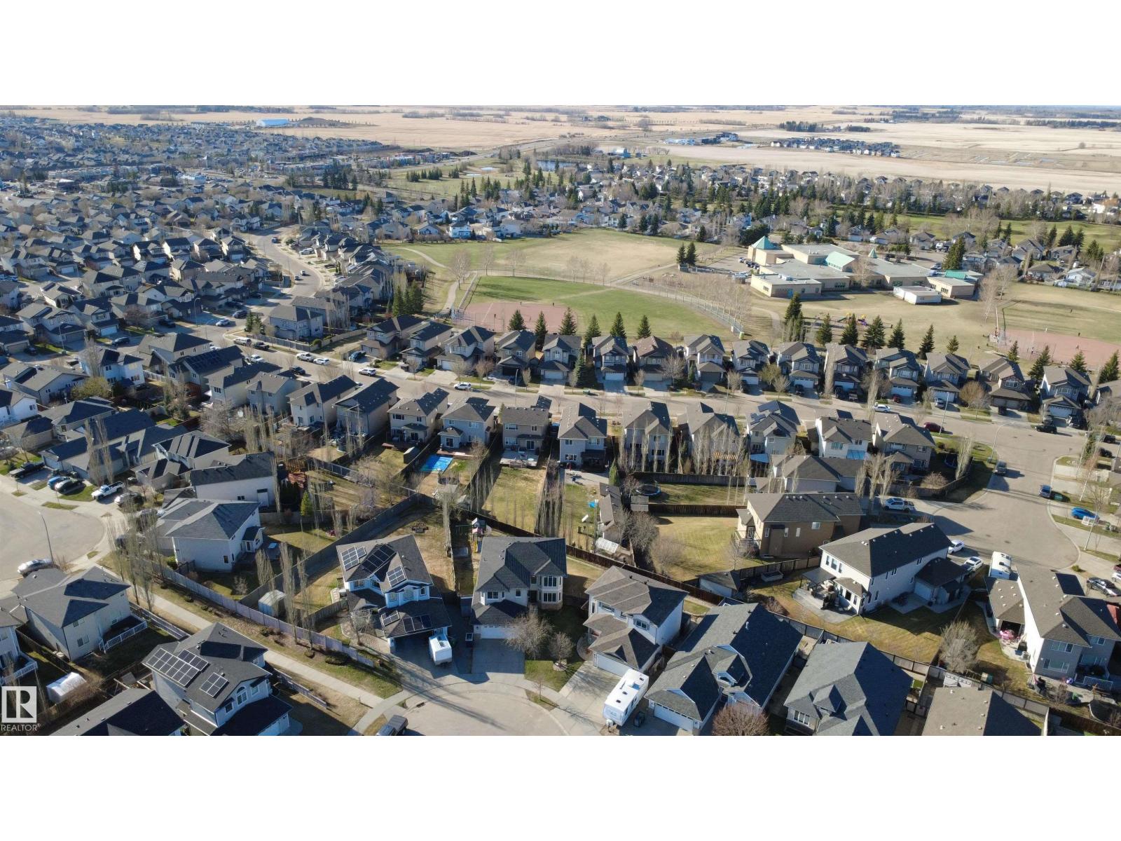 32 CARRIERE CR — photo 47