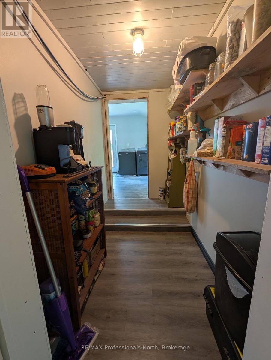 1408 PEARCELEY ROAD - 12
