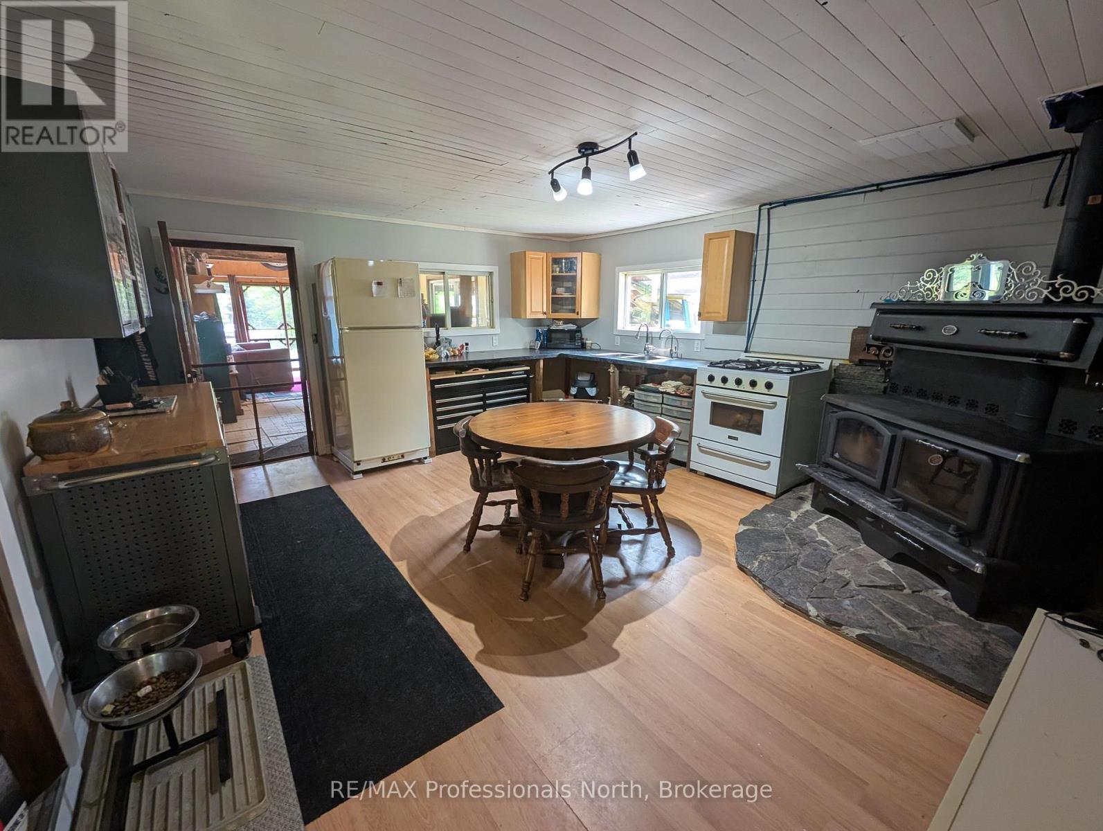 1408 PEARCELEY ROAD - 6