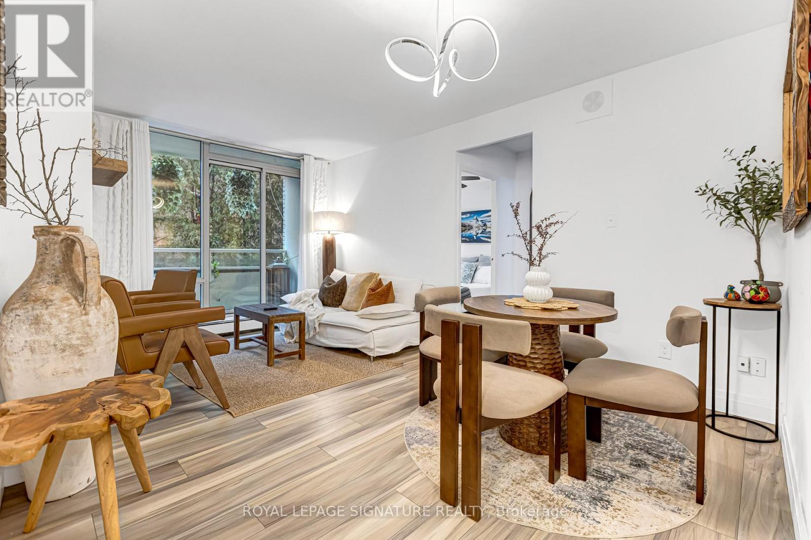 Listing photo of 209 - 335 LONSDALE ROAD