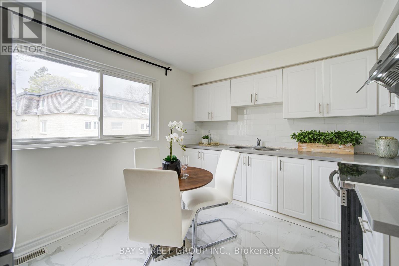 108 COURVILLE COACHWAY - 15