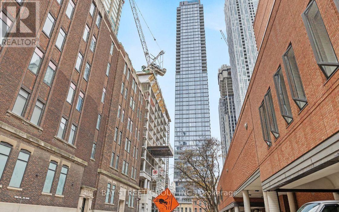 #2009 8 CUMBERLAND STREET - 12