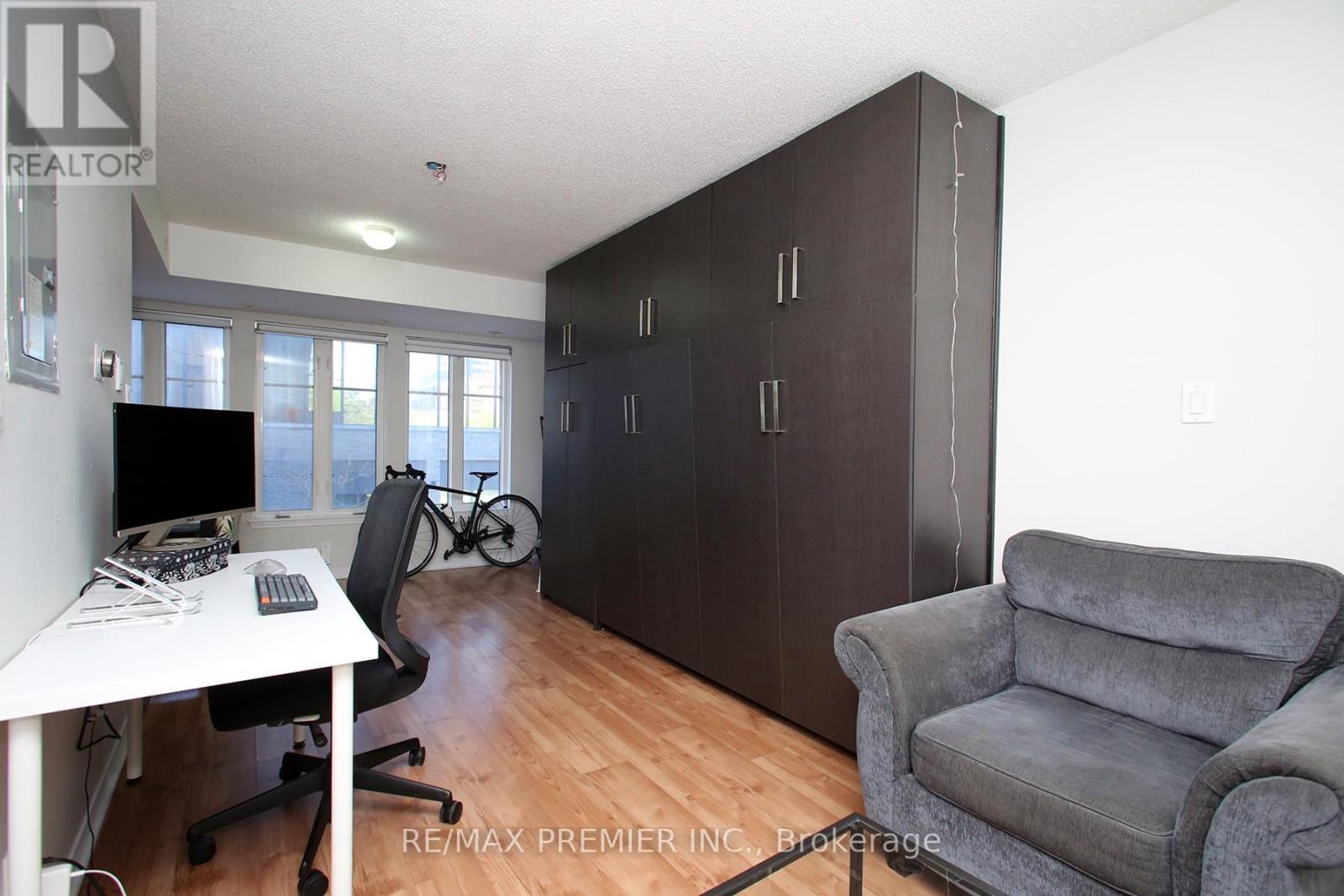 #109 22 WESTERN BATTERY ROAD - 11