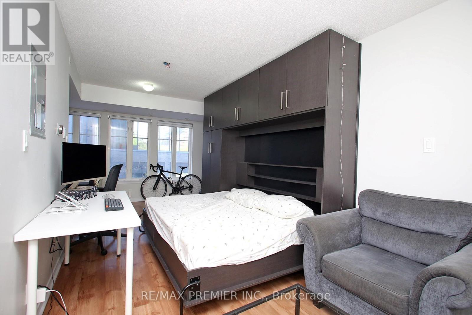 #109 22 WESTERN BATTERY ROAD - 12