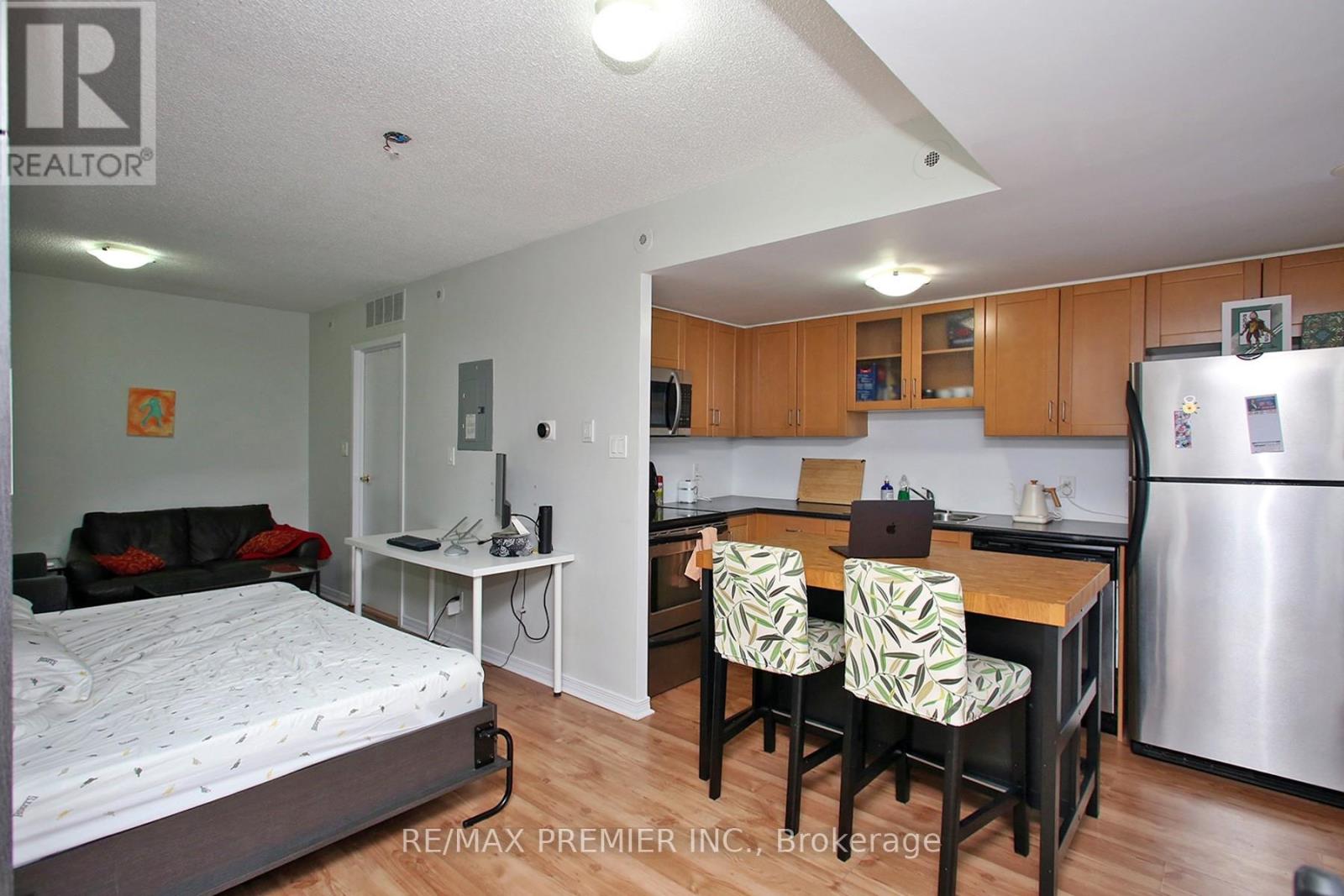 #109 22 WESTERN BATTERY ROAD - 13