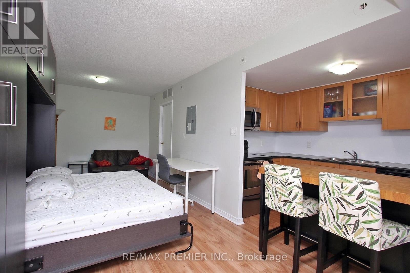 #109 22 WESTERN BATTERY ROAD - 15
