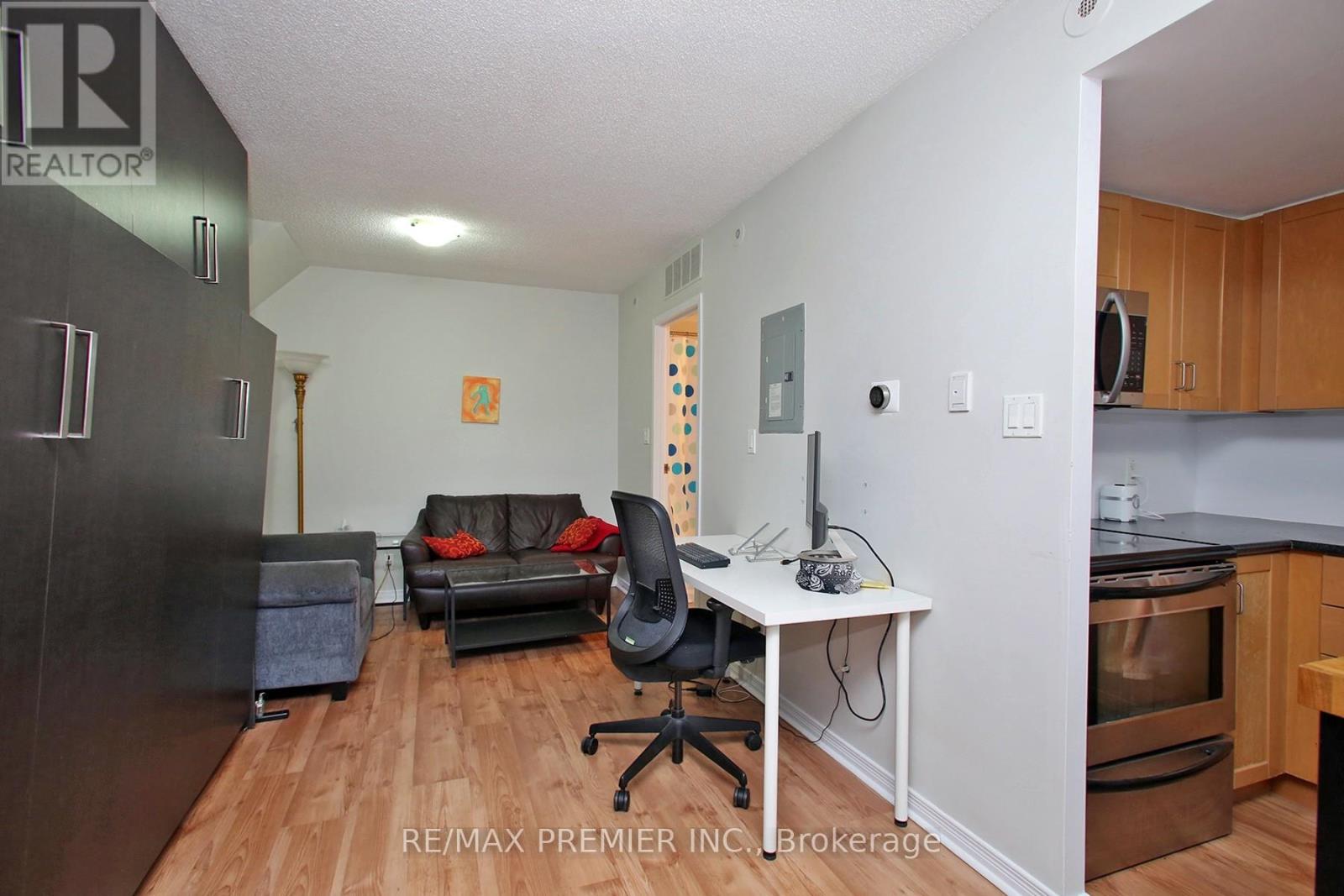 #109 22 WESTERN BATTERY ROAD - 9